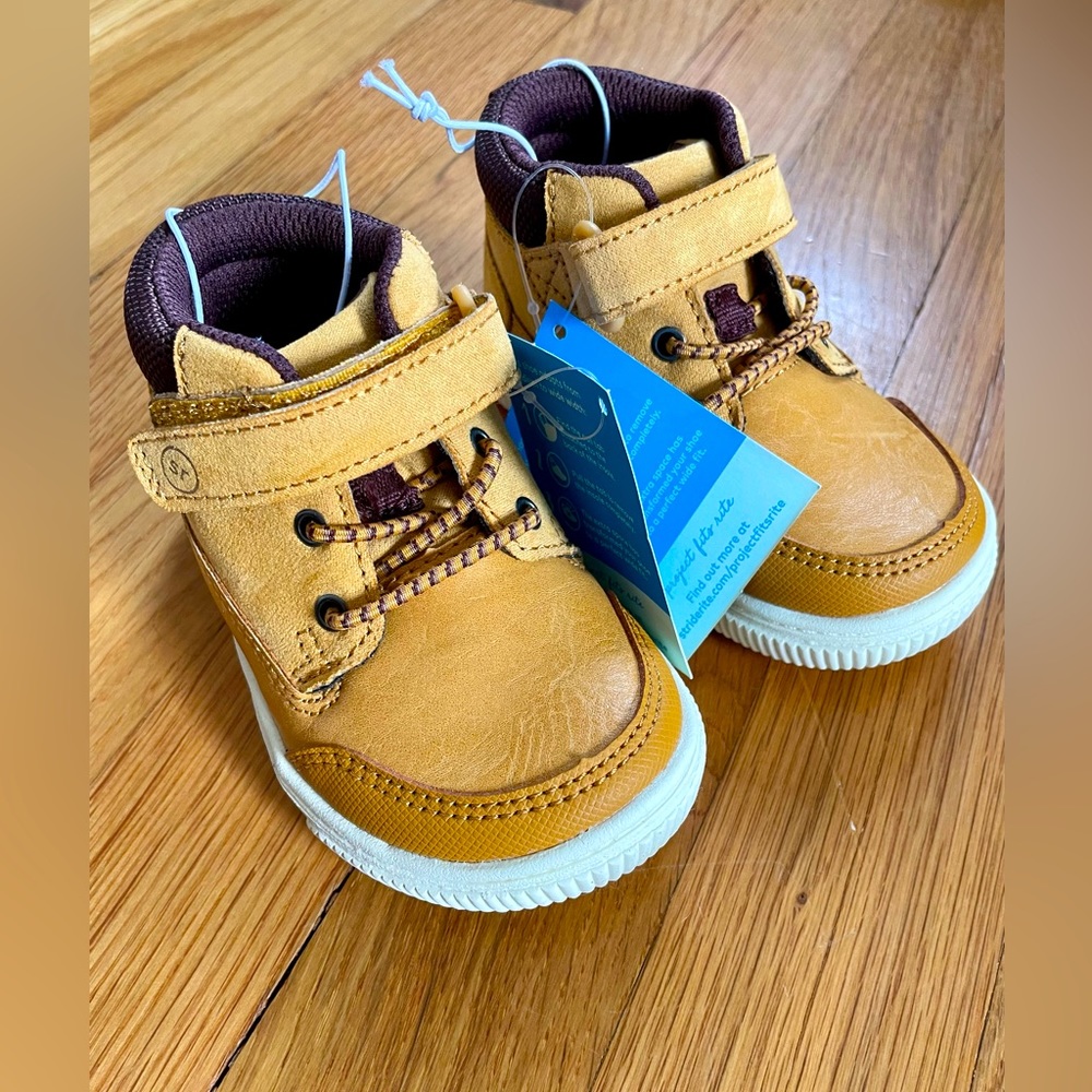 Stride Rite 360 high top sneaker for little boy, tags on/never worn